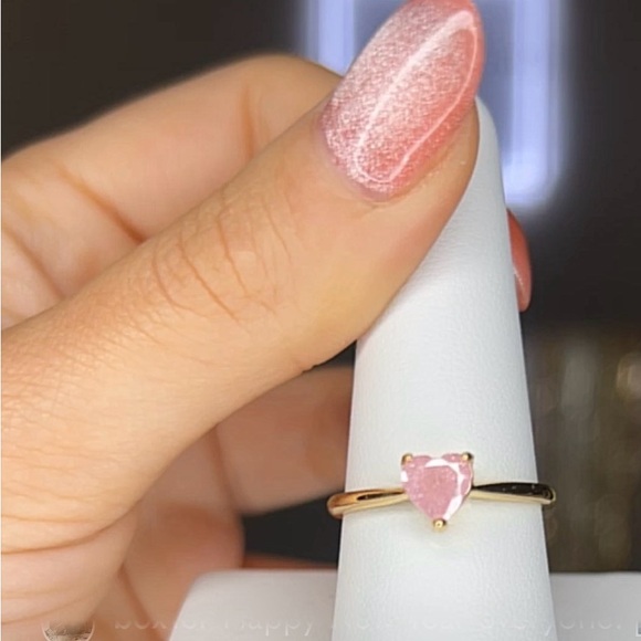 NWT Gold Heart-Shaped Pink Stone Ring Size 7 - Picture 2 of 2